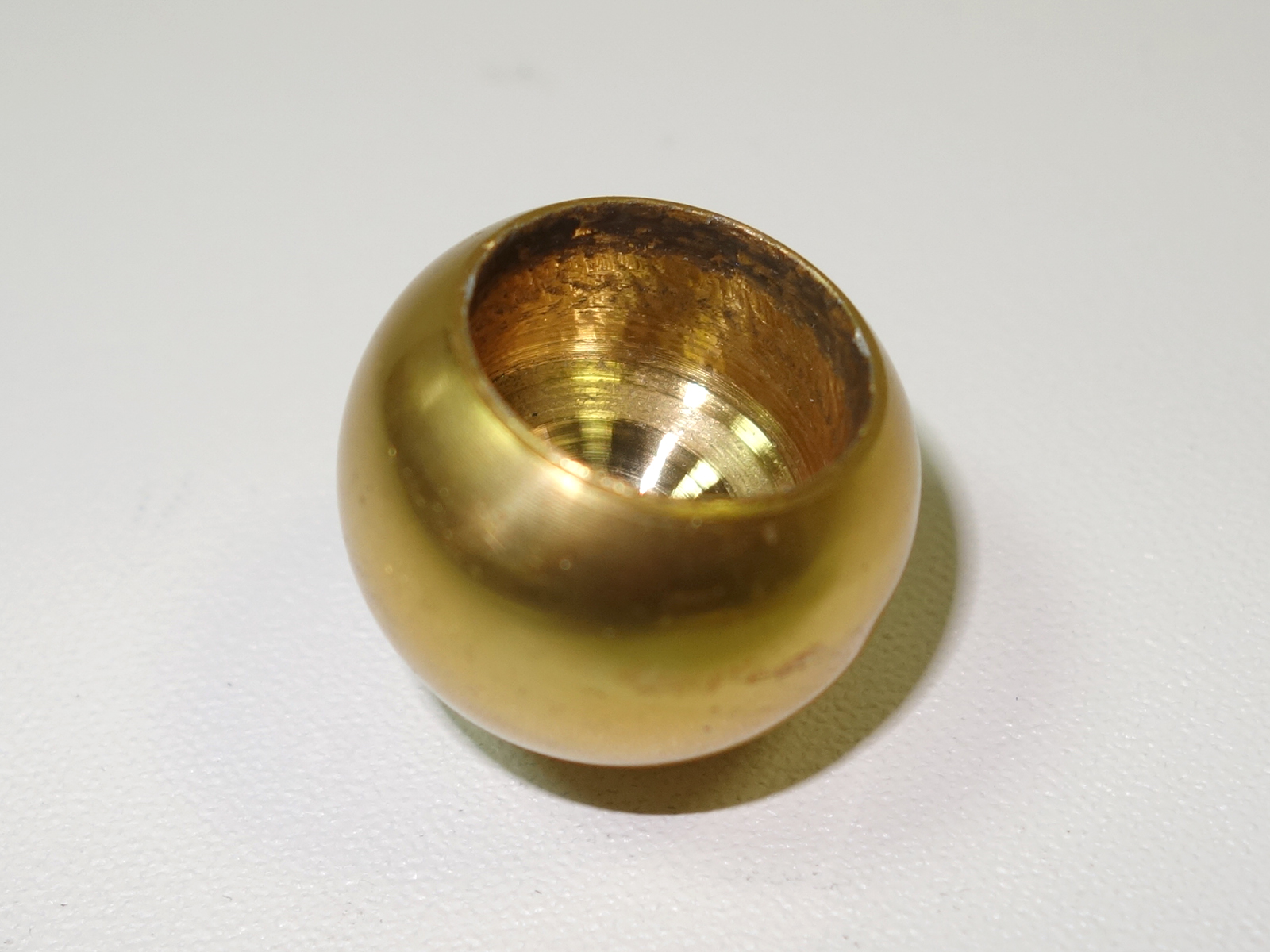 Декоративная заглушка для трубы Ø16 мм., шар